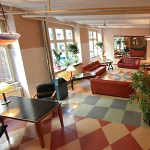  Hostel Fabrik - Baxpax